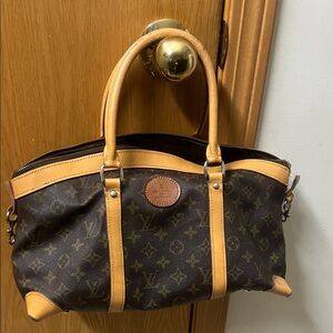 Elegant Brown Suede Interior Bag